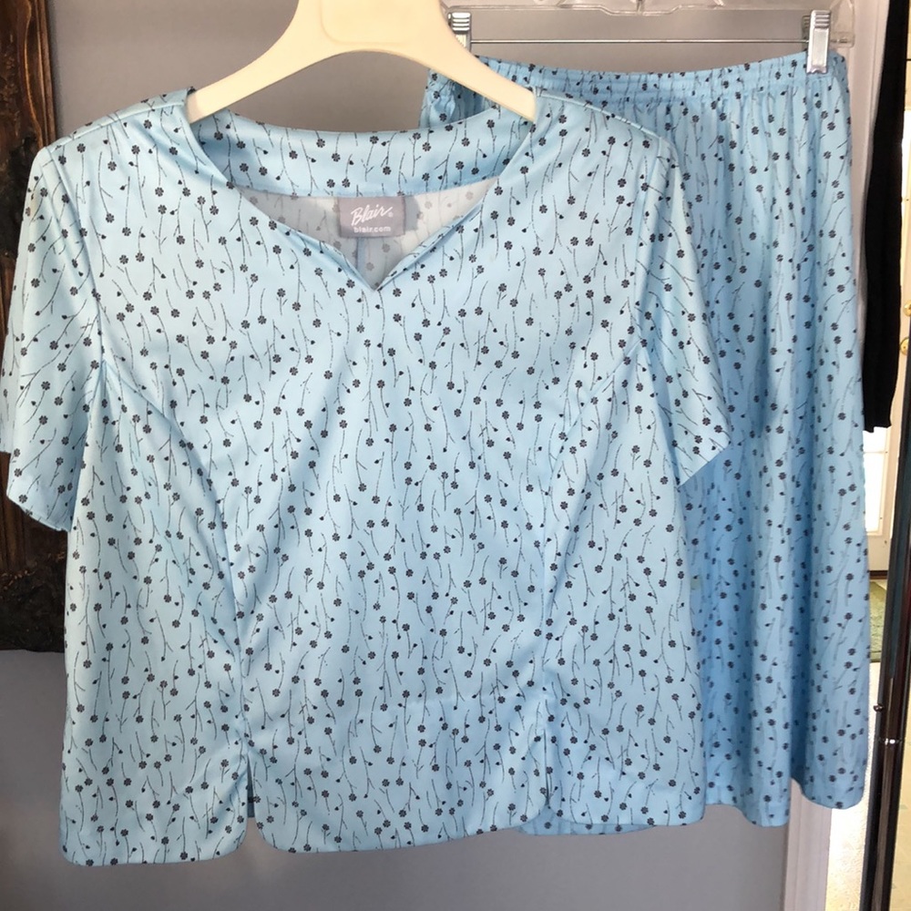 Blair Skirt and Top Set (shoulder pads) Blue with Black Small Flowers 20P